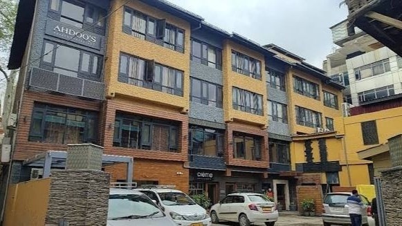 Budget family restaurants near Dal Lake Affordable food in Dal Lake Cheap eats near Dal Lake Family-friendly restaurants in Srinagar Dal Lake budget dining Restaurants near Dal Lake Value-for-money restaurants Srinagar Cheap meal near Dal Lake