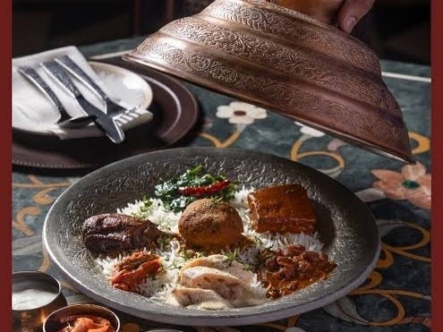 Best Kashmiri Wazwan restaurants in Srinagar for Tourists 2026 Budget Friendly Family Restaurants in Srinagar Authentic Wazwan Kashmiri Wazwan Thali Best Kashmiri Wazwan in Srinagar Best Restaurants for Tourists in Srinagar Best Places for Kashmiri Wazwan in Srinagar Kashmir