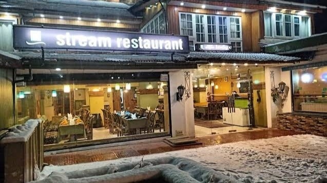 Best Kashmiri Wazwan restaurants in Srinagar for Tourists 2026 Budget Friendly Family Restaurants in Srinagar Authentic Wazwan Kashmiri Wazwan Thali Best Kashmiri Wazwan in Srinagar Best Restaurants for Tourists in Srinagar Best Places for Kashmiri Wazwan in Srinagar Kashmir